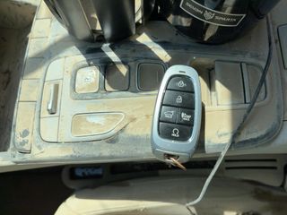 2024 Hyundai Tucson Hybrid SEL Convenience - Interior Steering Wheel With Keys Image